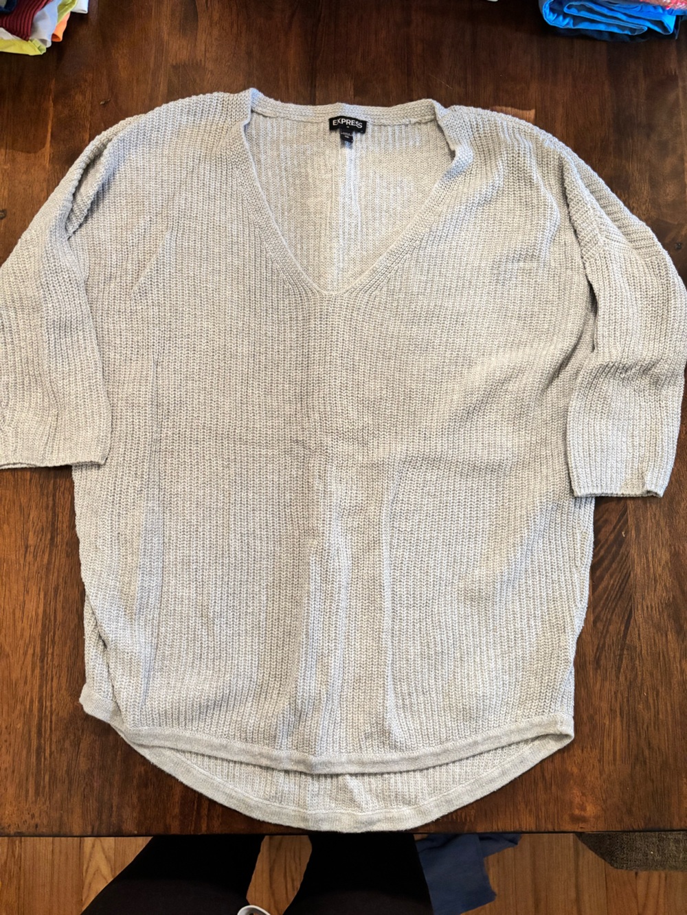 Express Light Gray V-Neck Knit Sweater